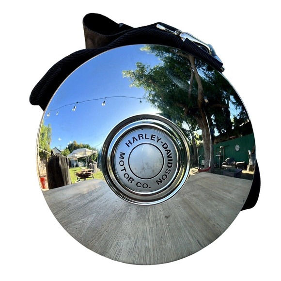 Harley Davidson Chrome Hubcap Leather Travel Duffle Bag - Picture 2 of 4